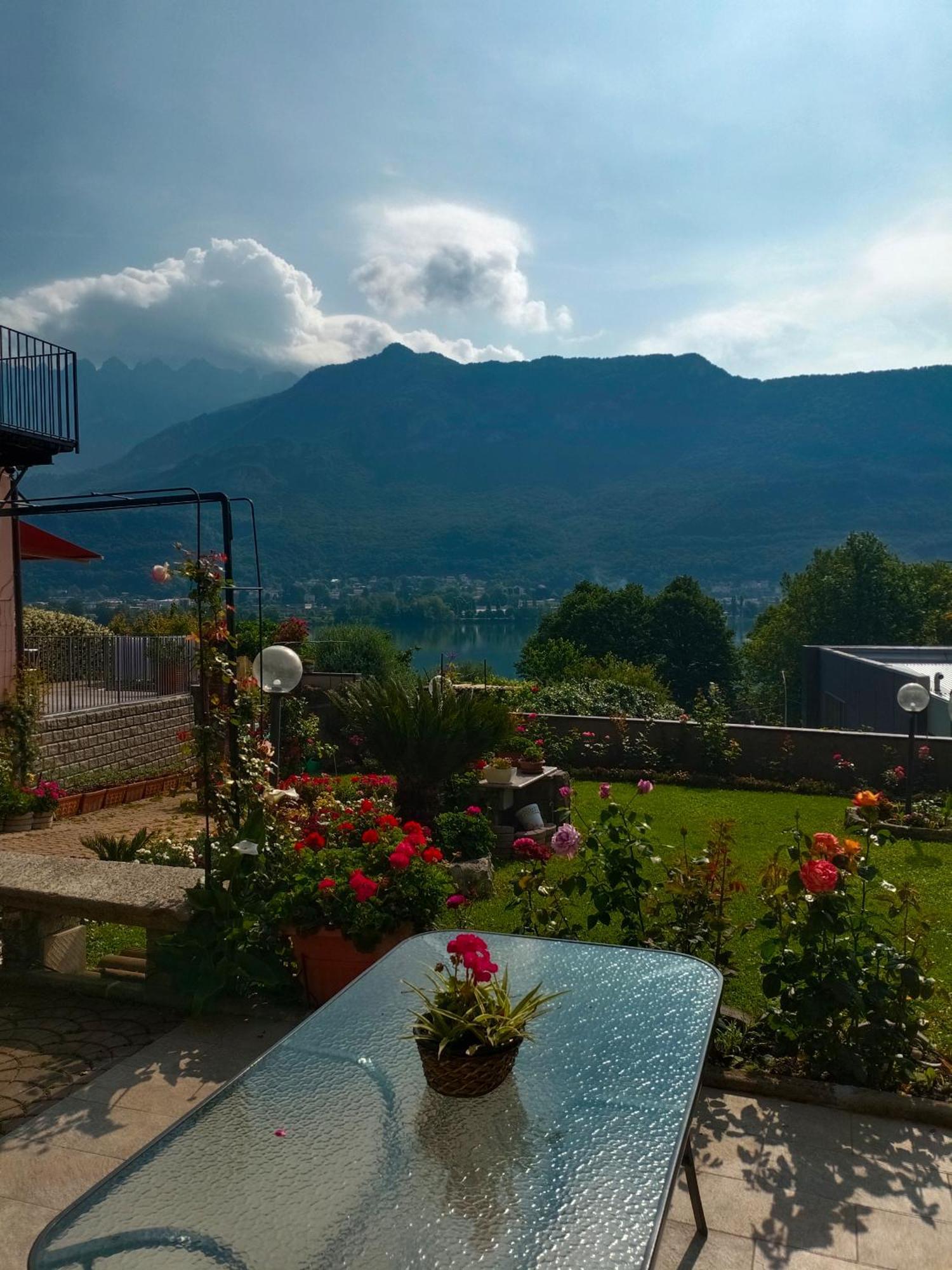 Le Rose Sul Lago Pescate エクステリア 写真